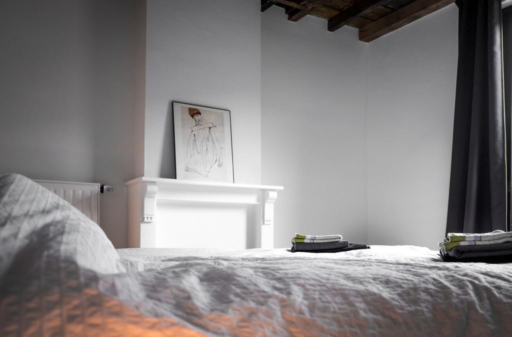 Csar Private Guesthouse ブルージュ エクステリア 写真